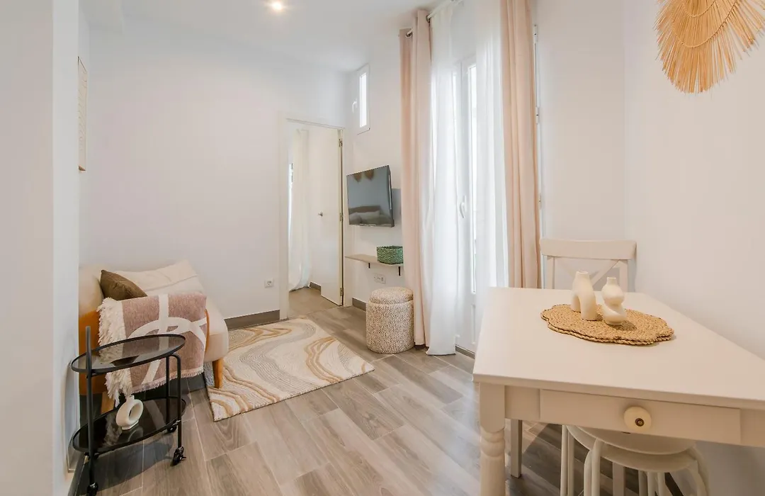 Cute & Cozy Apartment In Retiro-1
